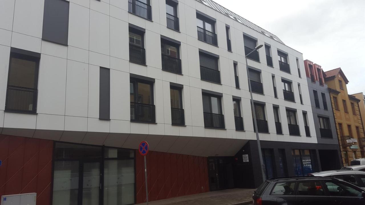 Apartament Skarbowa 1& Parking Лешно Экстерьер фото