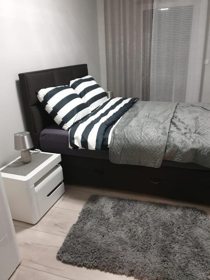 Apartament Skarbowa 1& Parking Лешно Экстерьер фото