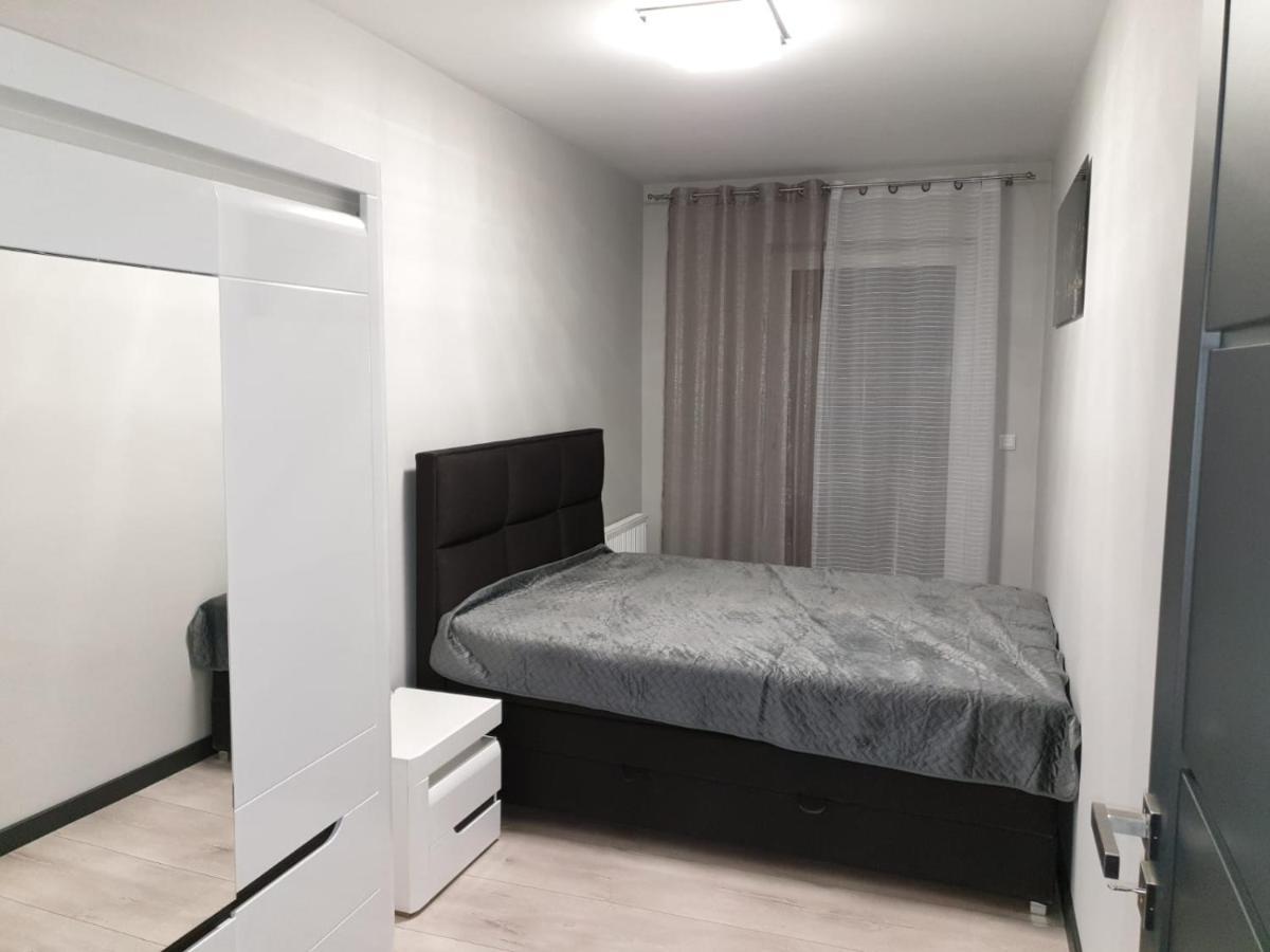 Apartament Skarbowa 1& Parking Лешно Экстерьер фото